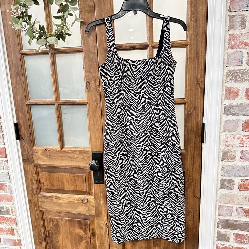 NWT Banana Republic Zebra Sheath Dress‎ Black White Sleeveless Size 2 Mobwife